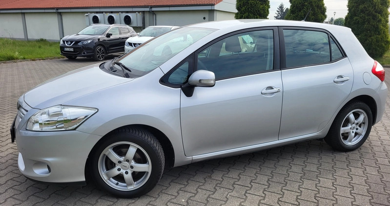 Toyota Auris cena 23900 przebieg: 162000, rok produkcji 2010 z Bieruń małe 742